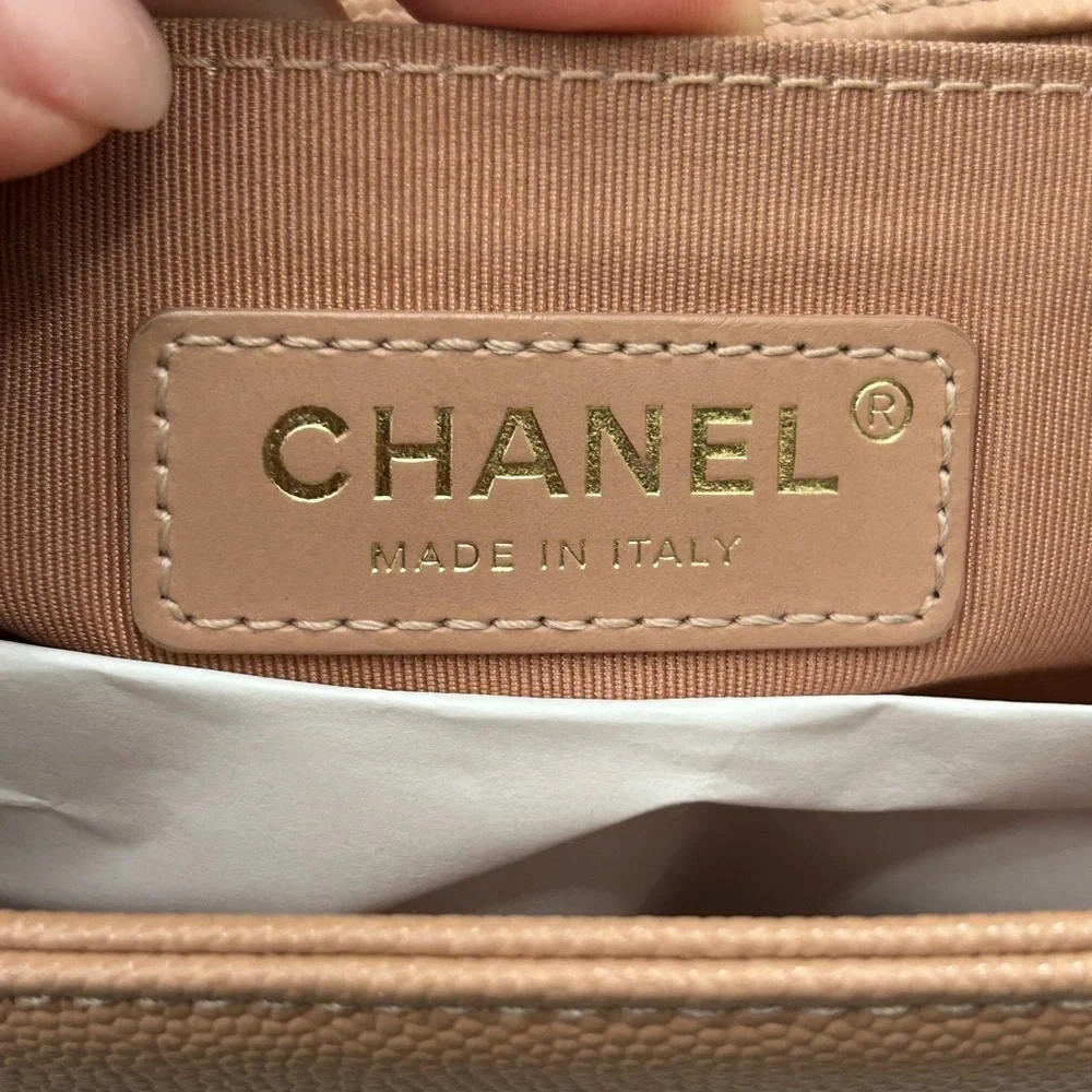 SOLD PRIVATE
Chanel Le Boy Old Medium Light Gold Hardware - Picture 2 of 16